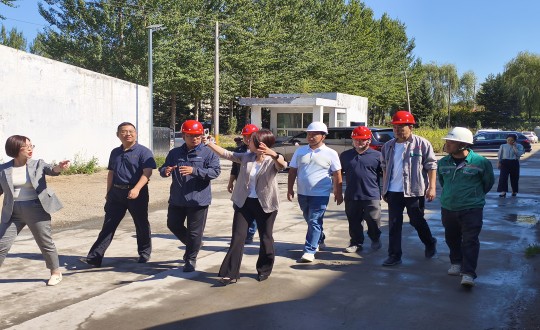 3.穆棱市市長一行走訪裝配式總公司穆棱新廠_副本.jpg 3.穆棱市市長一行走訪裝配式總公司穆棱新廠_副本.jpg